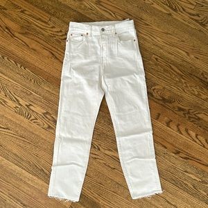 White Levis jeans  🌸 3 for $25
